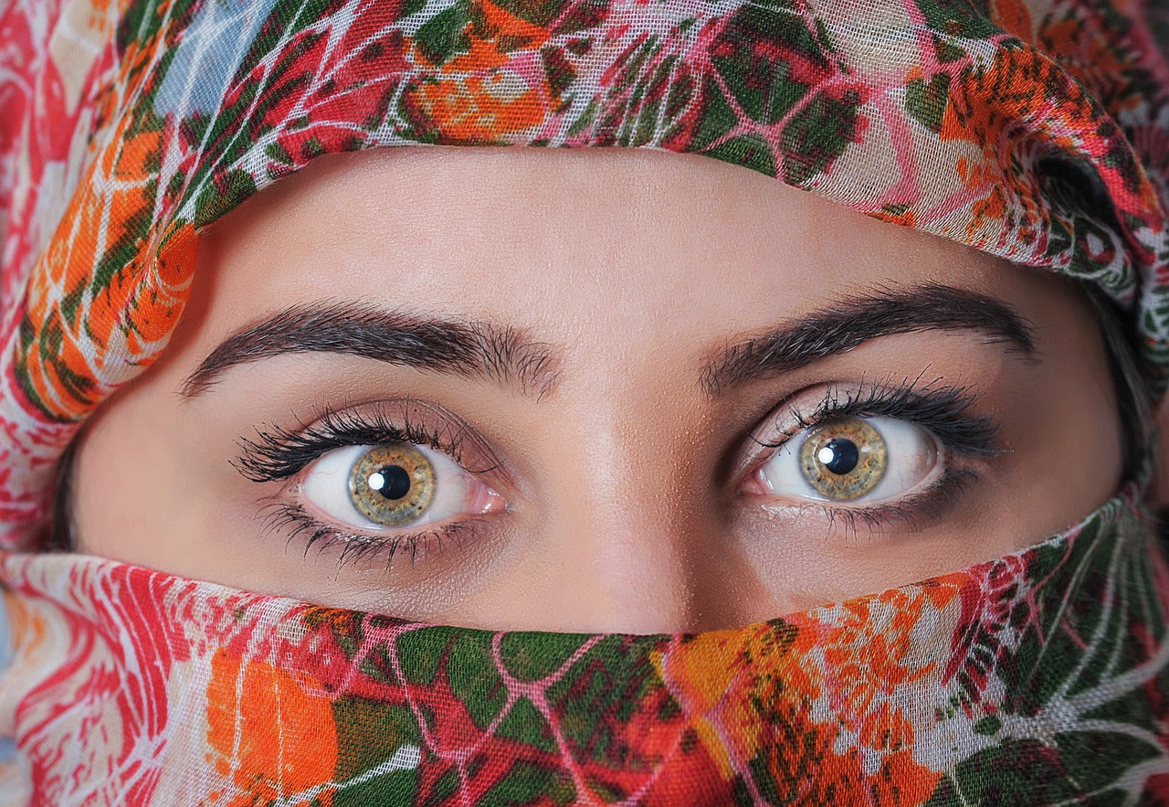files/woman-1245558_1280.jpg
